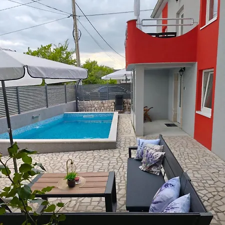 Kresic Nyaraló Križišće